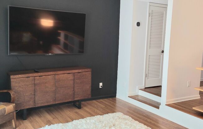 2 beds, 1.5 baths, $1,900