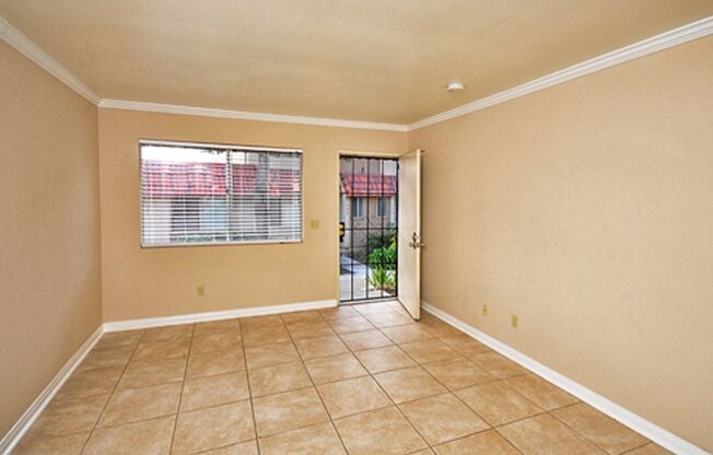 Charming 2BR Condo with Nice Patio and 1 Car Garage!!!