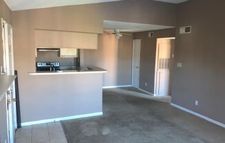 Excellent 2 bed / 1 bath within Regency Gardens near Orlando International  Airport