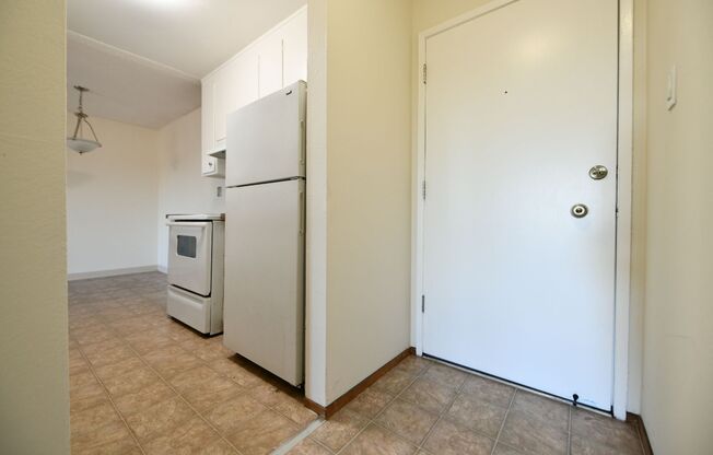 1p023 - Ivy Crest Apartments