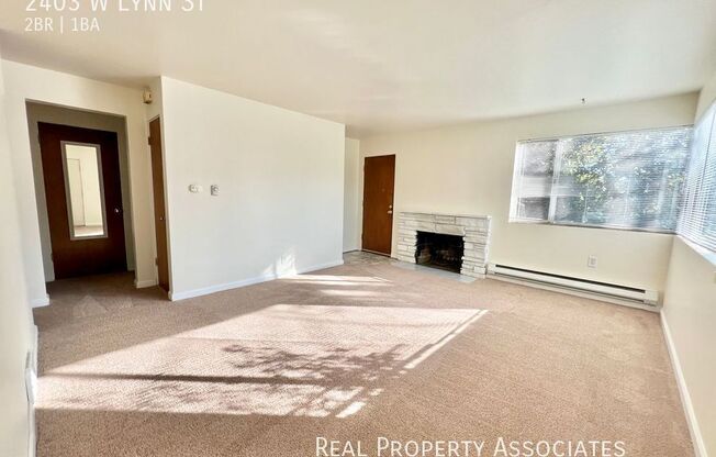 2403 W LYNN ST