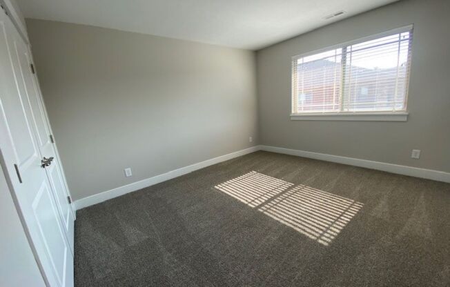 3 beds, 2 baths, 1,381 sqft, $2,371, Unit 2205-203