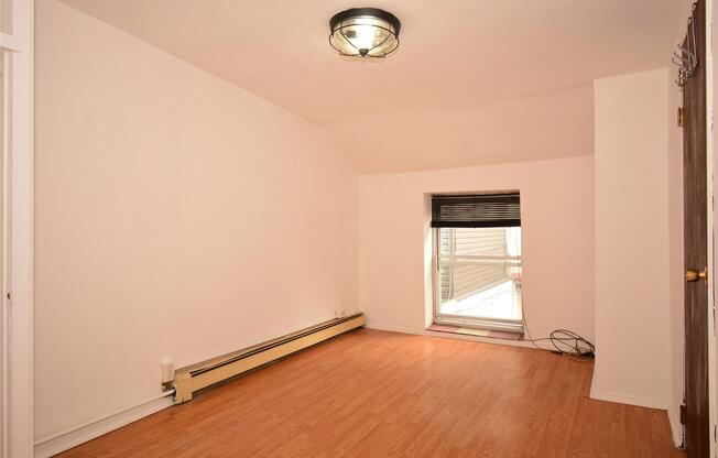 976 GREENE AVE