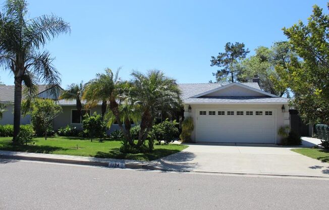 Beautiful Single-Story Golf Course Home with Solar!