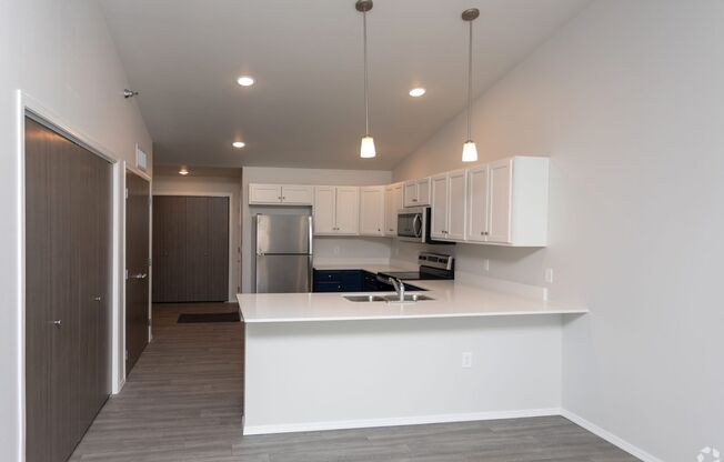 3 beds, 2 baths, 1,263 sqft, $1,525, Unit 4711-231