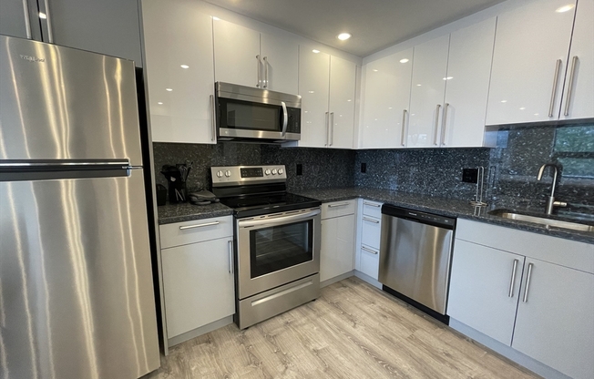 Studio, 1 bath, 500 sqft, $2,900, Unit 305