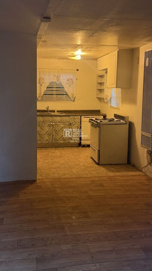 170 East Claremont Street