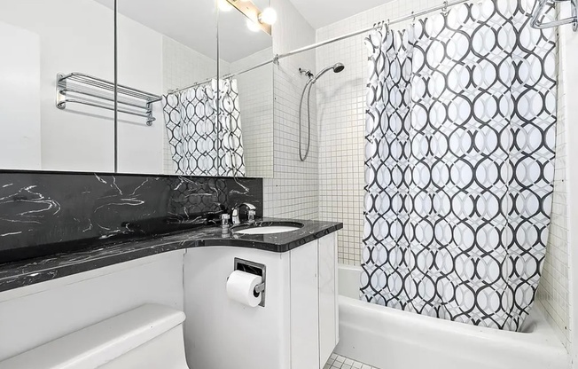 1 bed, 1 bath, 627 sqft, $4,395, Unit 29-H
