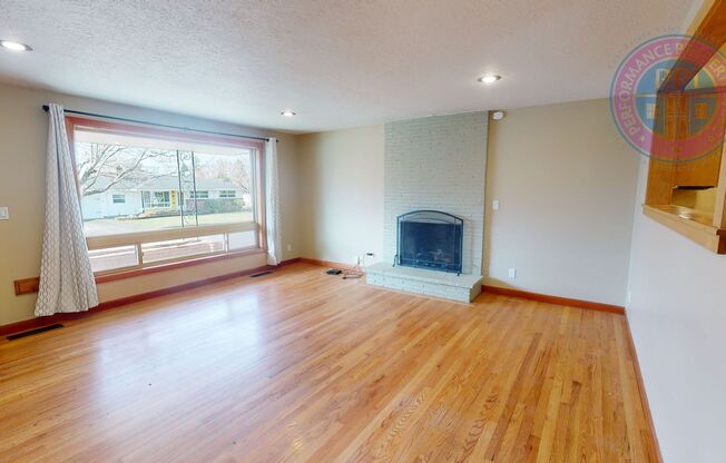 Beautiful Ranch with Hardwood Floors, 1  medium size Dog OK!