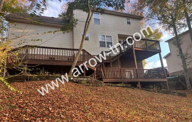 3 beds, 2.5 baths, $2,195