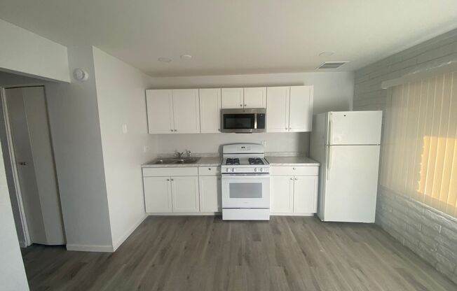 Remodeled - 1 Bed 1 Bath Just North of Northern on 12th Street