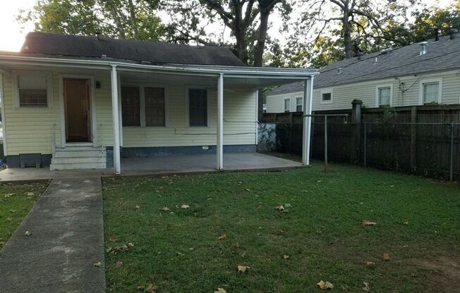 Great Find in Hillcrest! 2BR & 1 BA