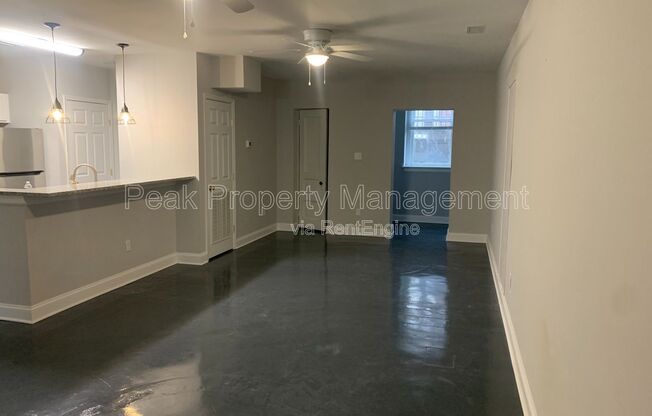 1 bed, 1 bath, 814 sqft, $1,195, Unit 11