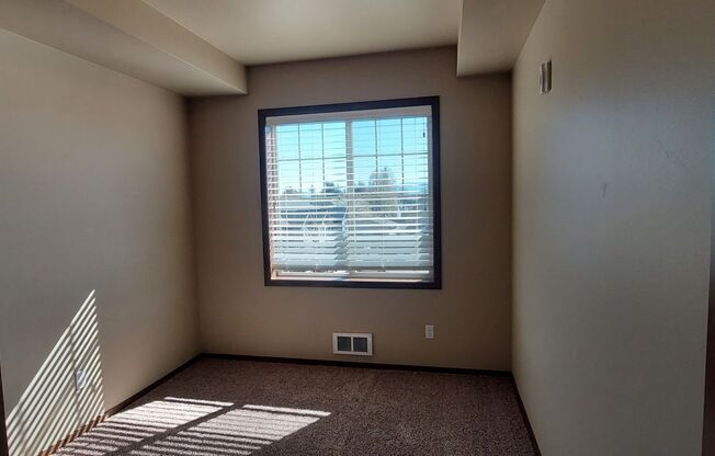 2 beds, 1 bath, $1,595, Unit 304