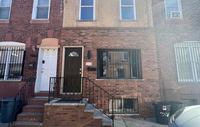Stunning 3-Bedroom Townhome in Point Breeze! Available NOW!