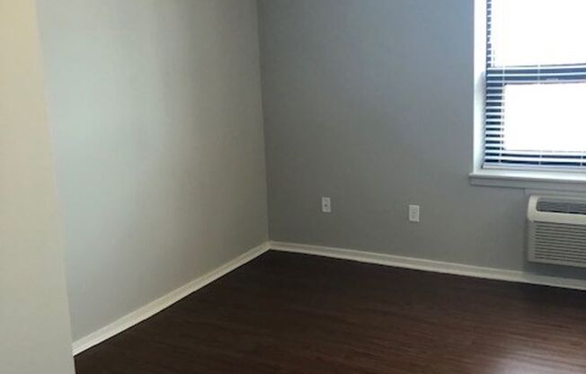 Studio, 1 bath, 368 sqft, $900, Unit S-403