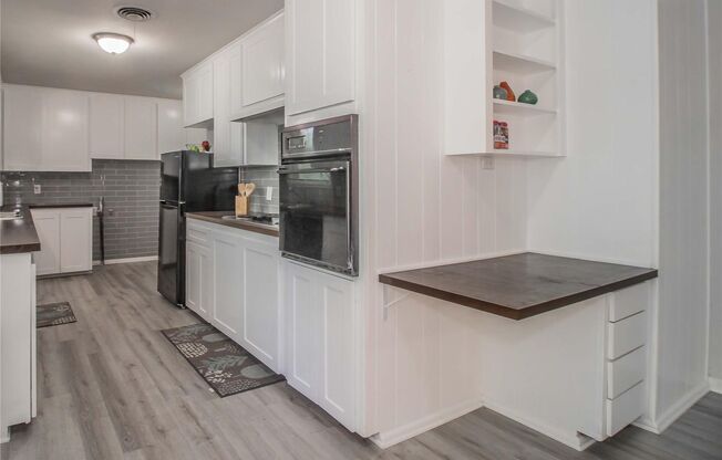 Beautifully Remodeled 4-Bedroom, 2-Bath Home in South Hills of Fort Worth **move in special $500 off first months rent***