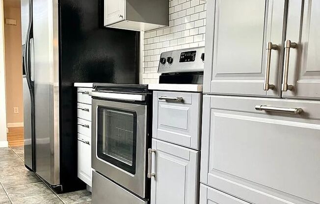 Beautiful Mid-Century four-bedroom Shoreline