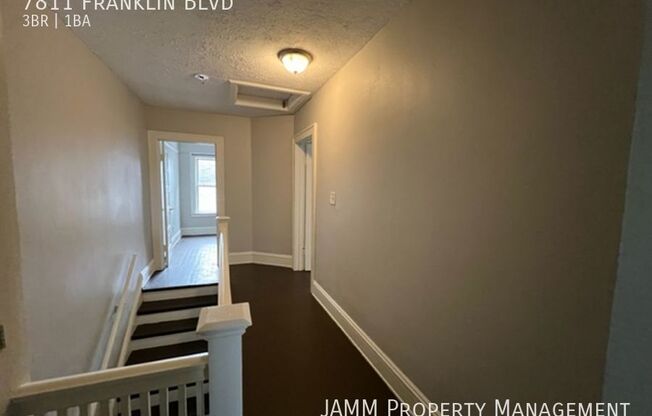 3 beds, 1 bath, 1,352 sqft, $1,400