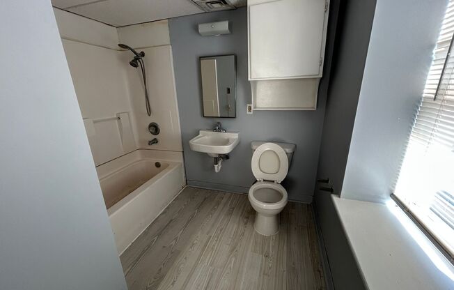 1 bed, 1 bath, 600 sqft, $550, Unit 304