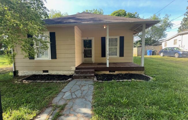 Cute and Roomy 3 Bed/ 1 Bath Bungalow - Mooresville Graded Schools - Across from Magla Park