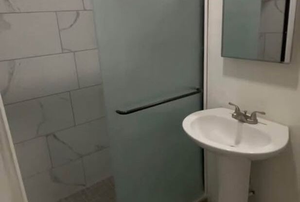 Newly Renovated & Bright Studio in Henderson - Utilities Included!