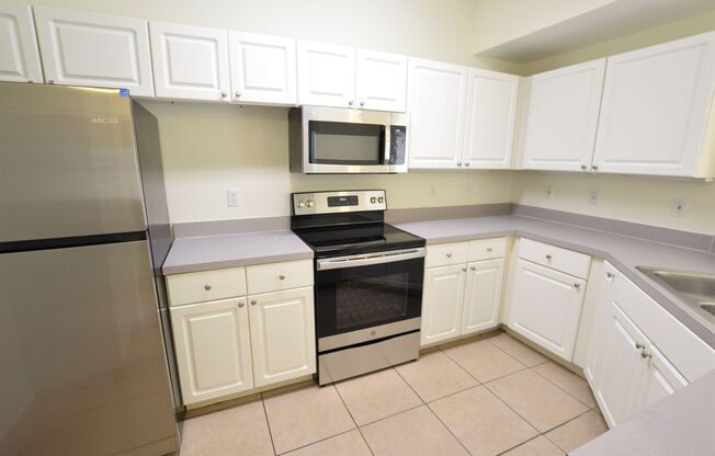 Resort-Style Living! Bright 1-Bedroom Condo with Pool View at Palms Club – Available Now!