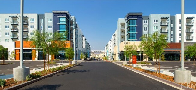 19535 Nordhoff St # 25-456