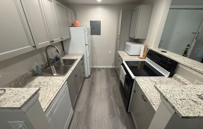 Spacious 2-Bed, 2-Bath Condo in the Heart of Aurora