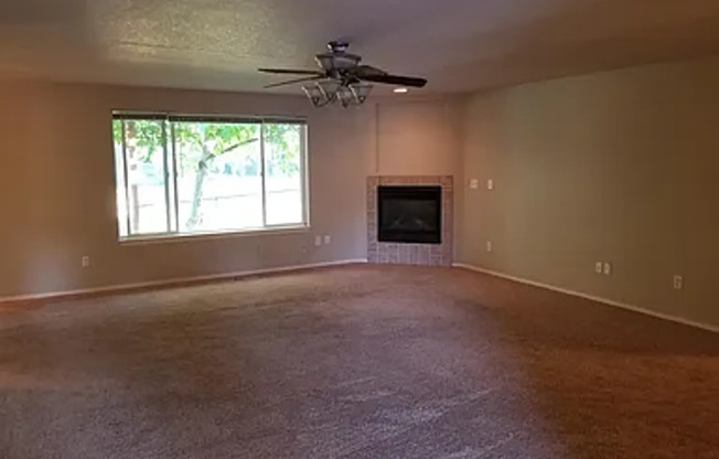 Spacious Single Level Home for Lease - 5509 NE 30th Ave