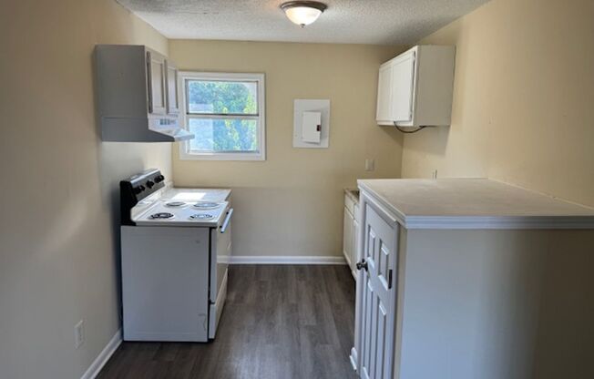 2 beds, 1 bath, 1,000 sqft, $650, Unit Unit 16