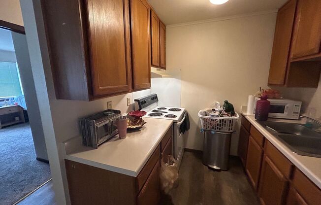 1 bed, 1 bath, $895, Unit 56