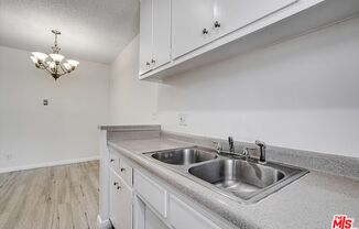 1 bed, 1 bath, $1,900, Unit 7