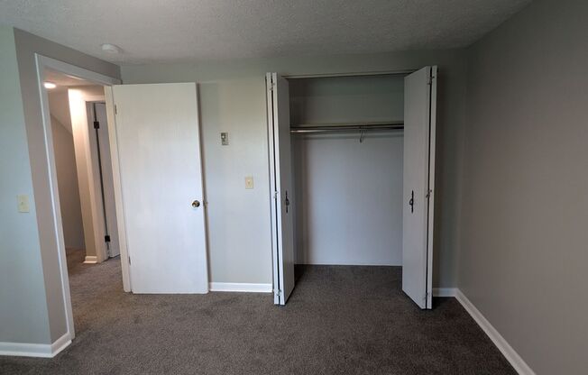 2 beds, 1.5 baths, 900 sqft, $1,150, Unit Apt B