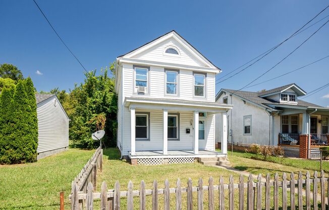 PRICE DROP on 3 Bedroom/1.5 Bath Northside Home ***Available NOW***