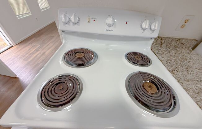1 bed, 1 bath, 520 sqft, $650