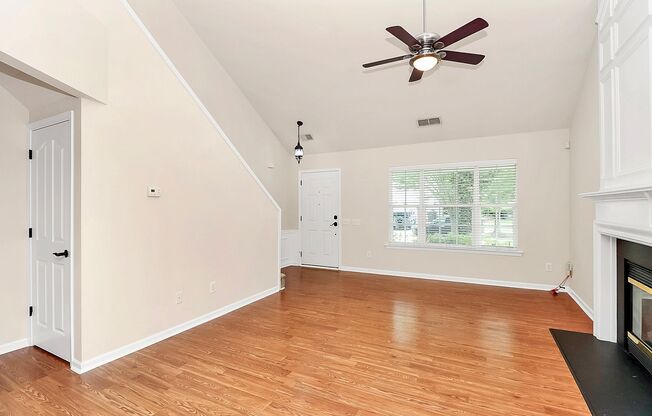 18627 Victoria Bay Drive Professionally managed by Select Real Estate