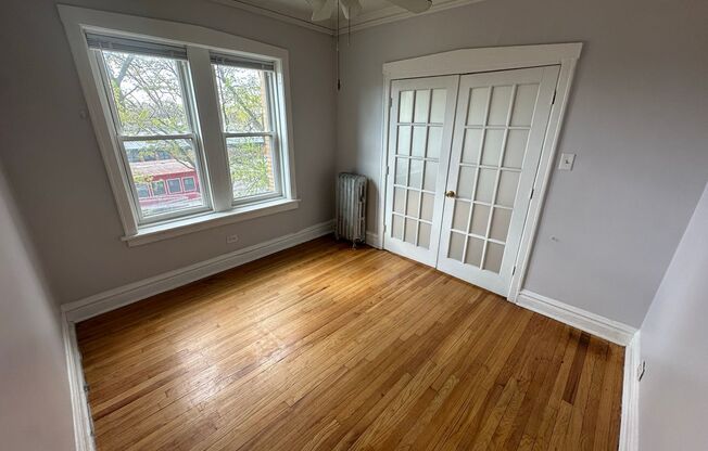 2 beds, 1 bath, 950 sqft, $1,700, Unit 3902-3A