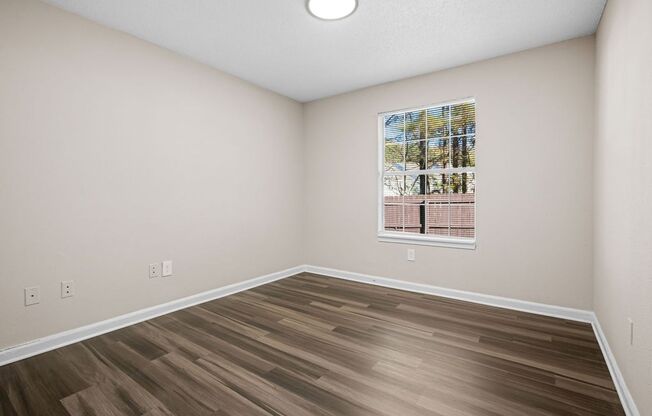 3 beds, 2 baths, 1,300 sqft, $1,399, Unit 118