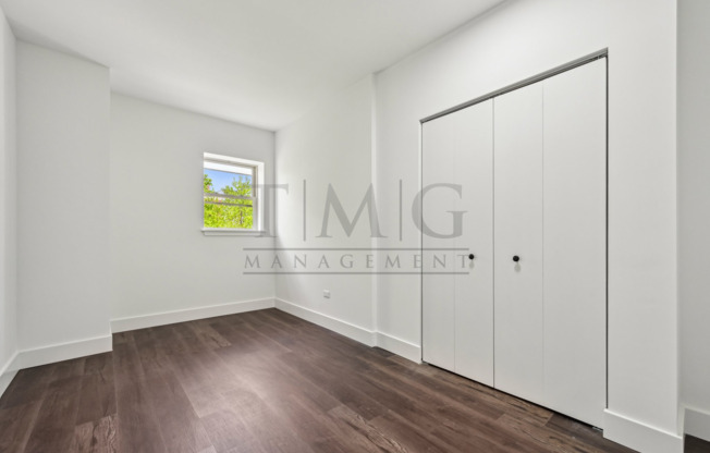 2 beds, 1 bath, $2,395, Unit 1555 - 207