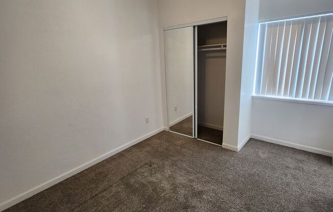 1 bed, 1 bath, 600 sqft, $1,295, Unit 33