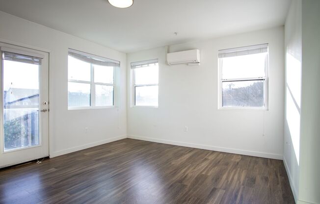037 - 1834 Apartments