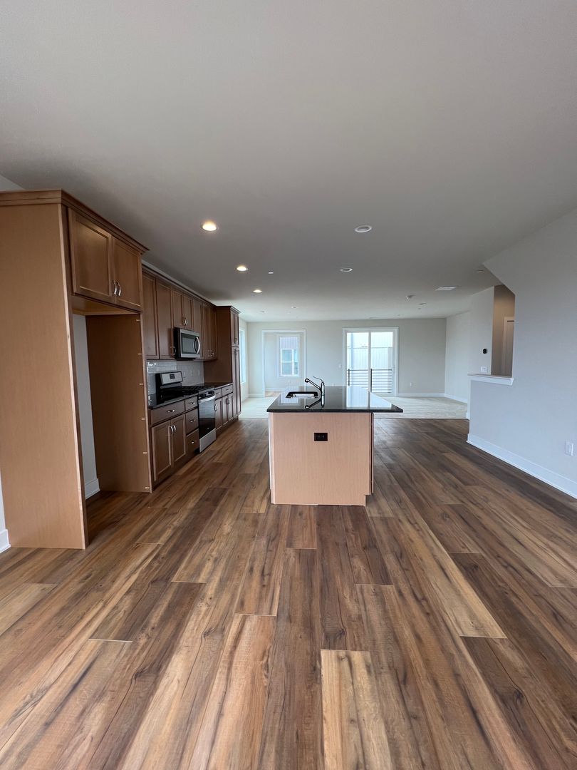 Gorgeous 3BD/2.5BA Waterfront Townhome!