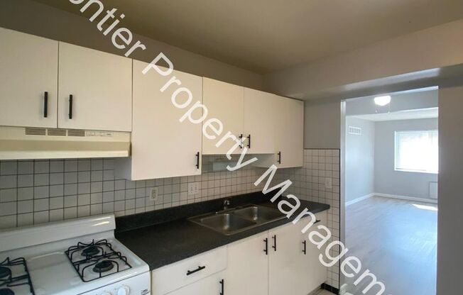 Freshly Updated 2 Bedroom 1 Bath Apartment!