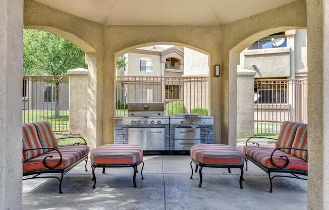 Outdoor patio seating with grills | The Links at High Resort
