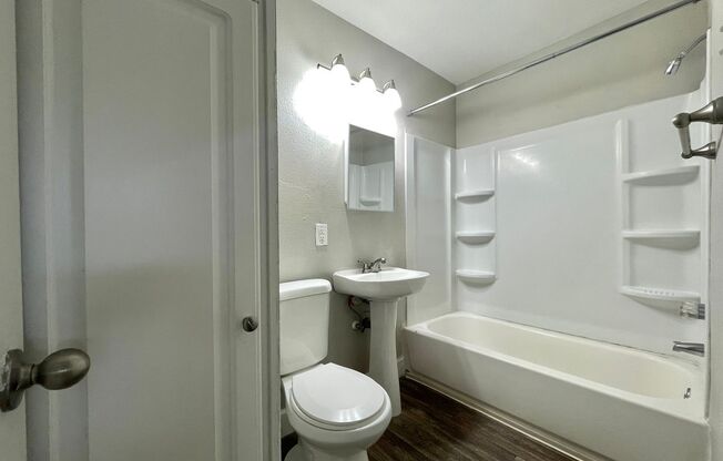 1 bed, 1 bath, 600 sqft, $825, Unit Unit 35