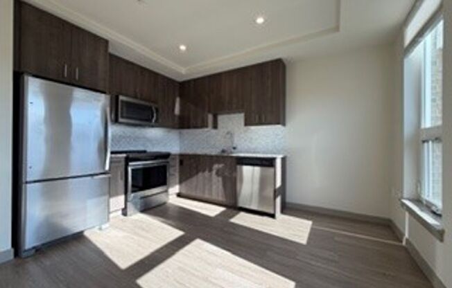 1 bed, 1 bath, 603 sqft, $1,695, Unit 704