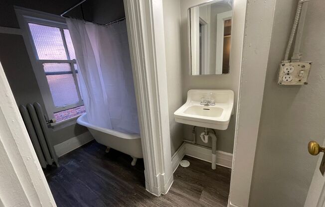 Studio, 1 bath, 194 sqft, $800, Unit 408