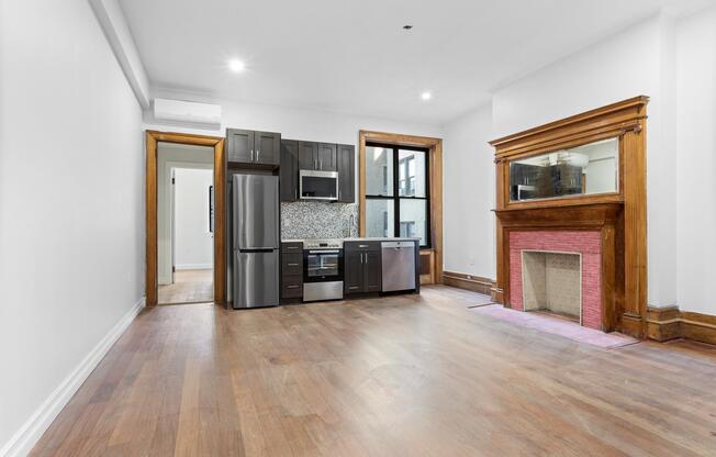 453 W 140 ST