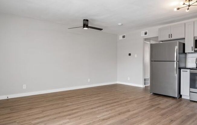Dream Montrose - 306 Stratford Street